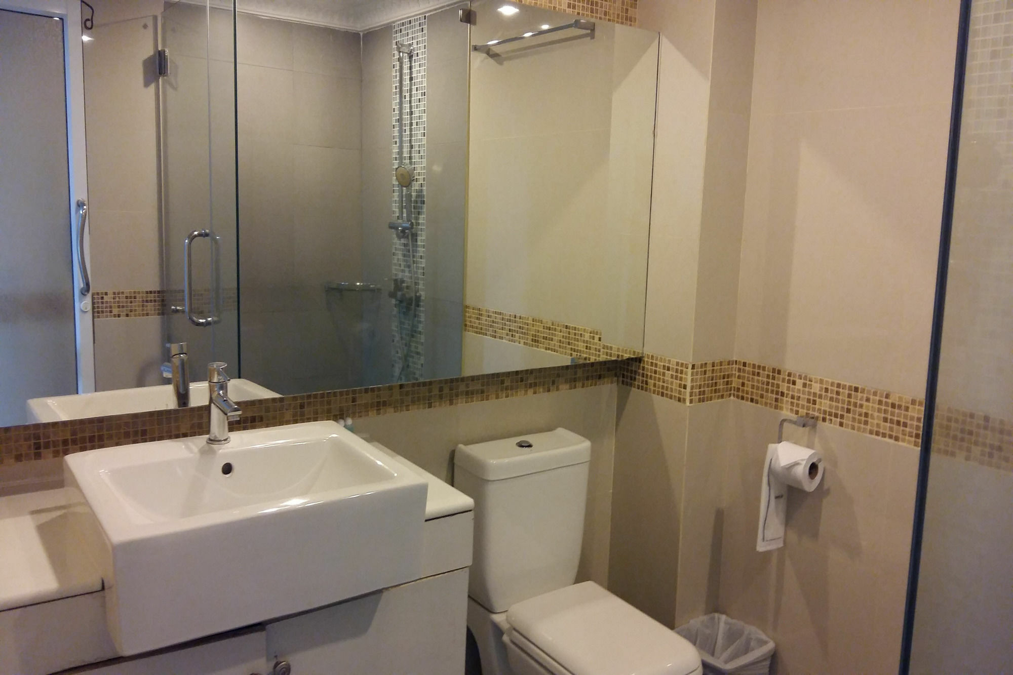 Pattaya International Lodge Екстериор снимка